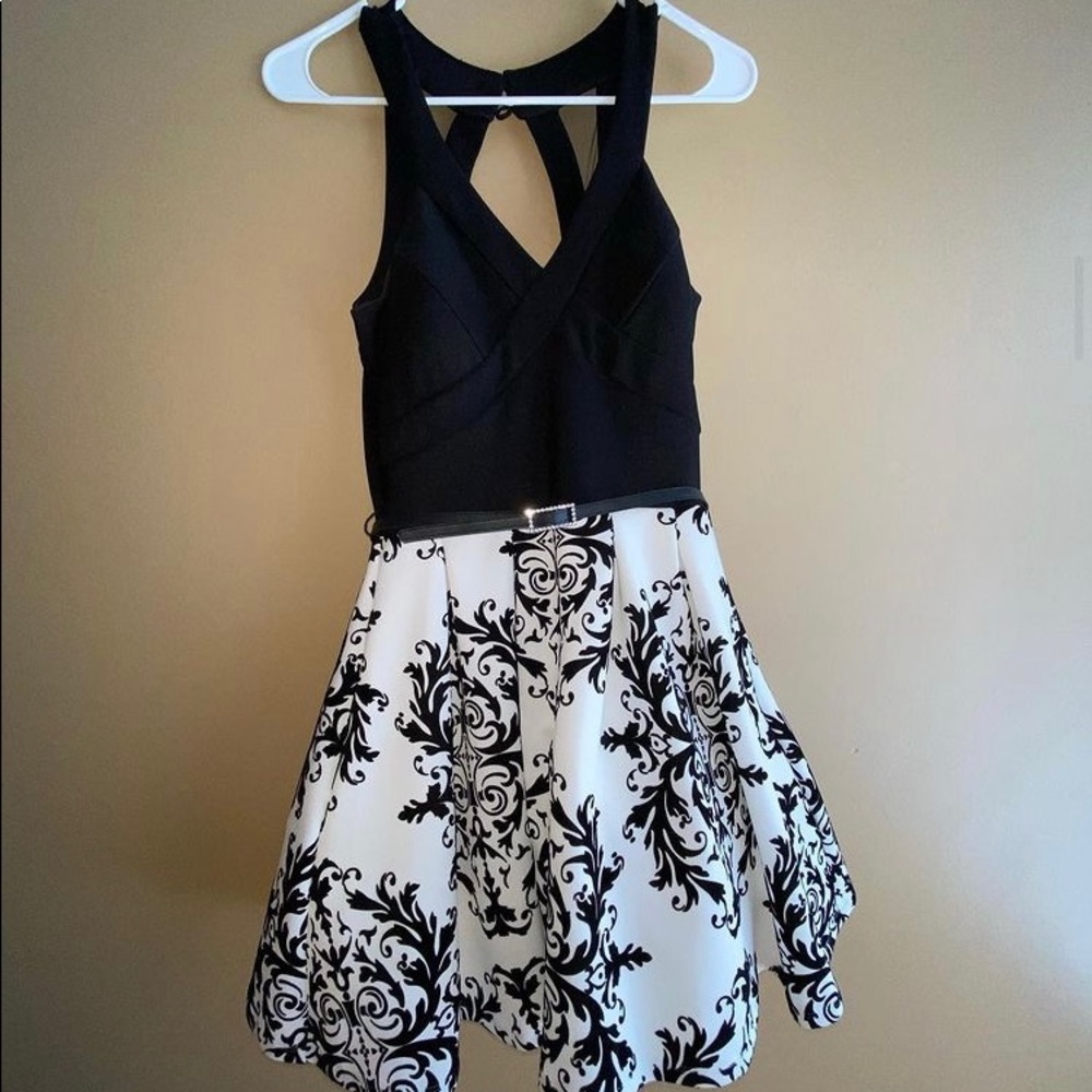 Size 5! Semi formal dress
